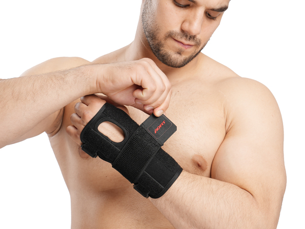 Adjustable Strap Wrist Supporter