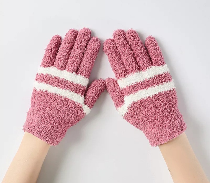 Coral Velvet Gloves China Wholesale Price.jpg