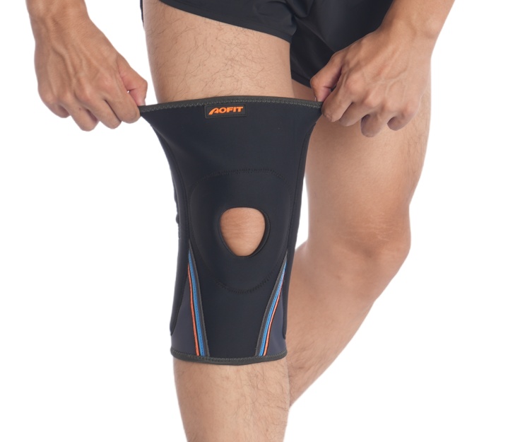 Knee Sleeve with Patella Cutout